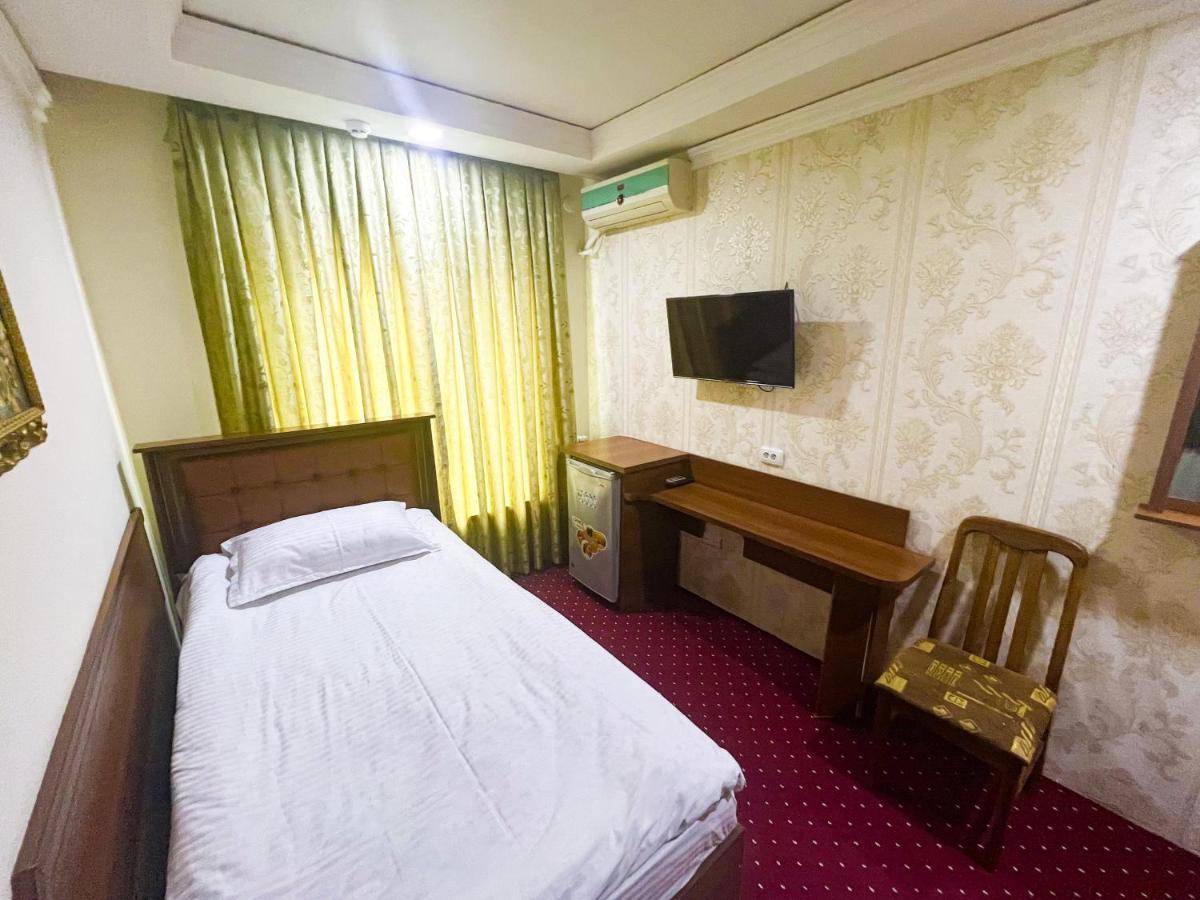 Hotel Reikartz Urgencz Zewnętrze zdjęcie