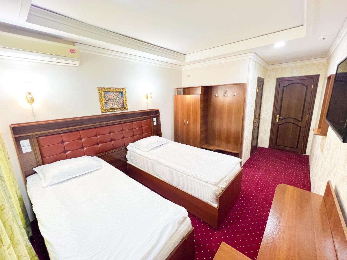 Hotel Reikartz Urgencz Zewnętrze zdjęcie