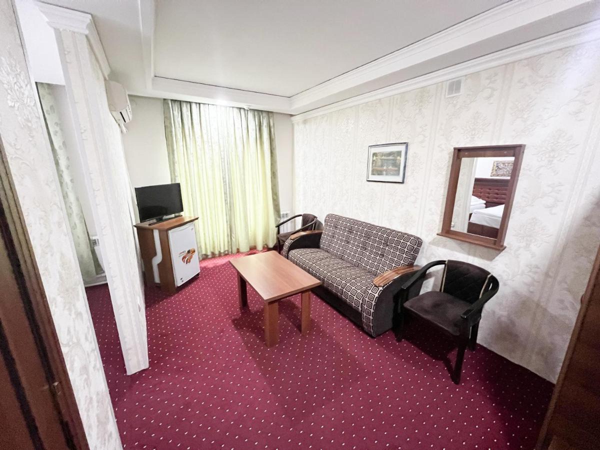 Hotel Reikartz Urgencz Zewnętrze zdjęcie