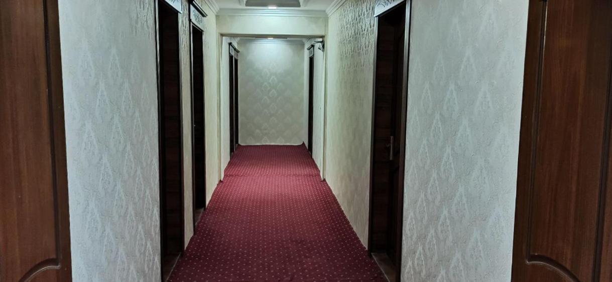 Hotel Reikartz Urgencz Zewnętrze zdjęcie