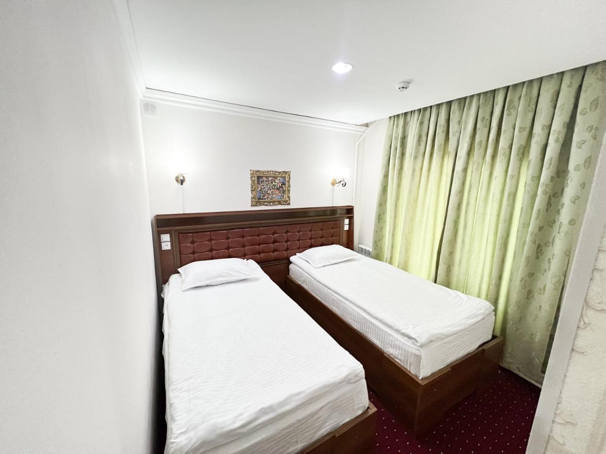 Hotel Reikartz Urgencz Zewnętrze zdjęcie