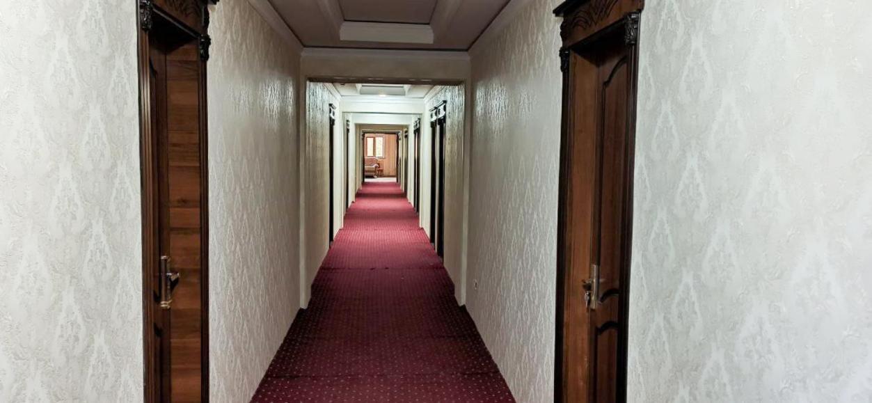 Hotel Reikartz Urgencz Zewnętrze zdjęcie
