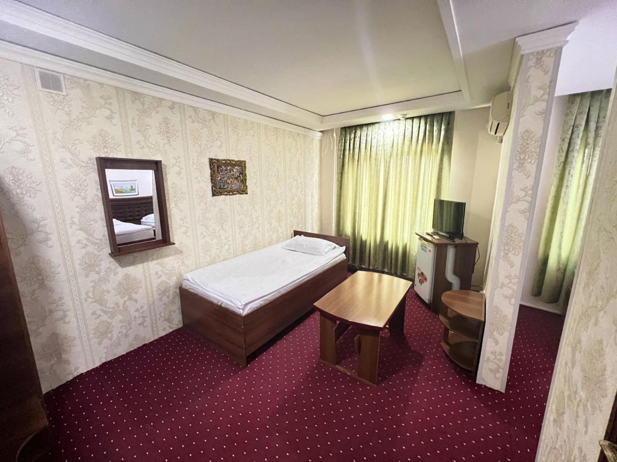 Hotel Reikartz Urgencz Zewnętrze zdjęcie