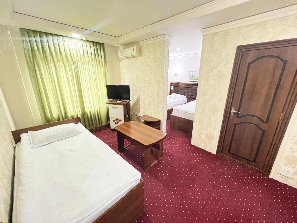 Hotel Reikartz Urgencz Zewnętrze zdjęcie